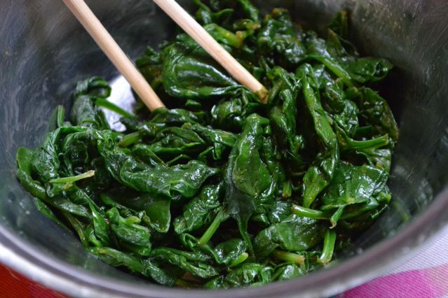 épinards assaisonnés touillés